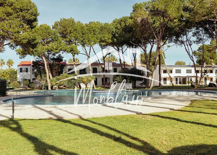 Es Xubec アパート *